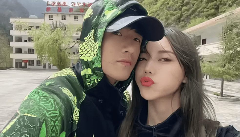 网红果果结婚两月老公出轨，曝男方与小三大尺度聊天，想一夫多妻。