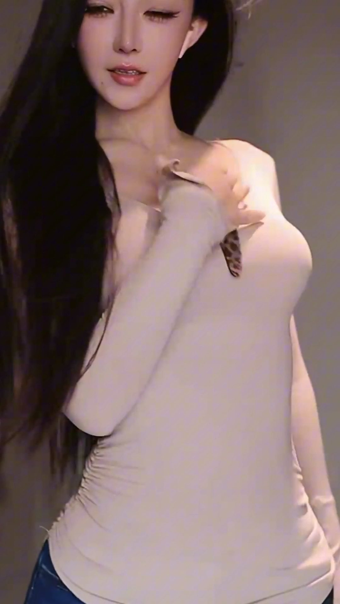 微信视频号 初湫630（盛鸽有鱼er） 美女精彩直播热舞视频合集下载