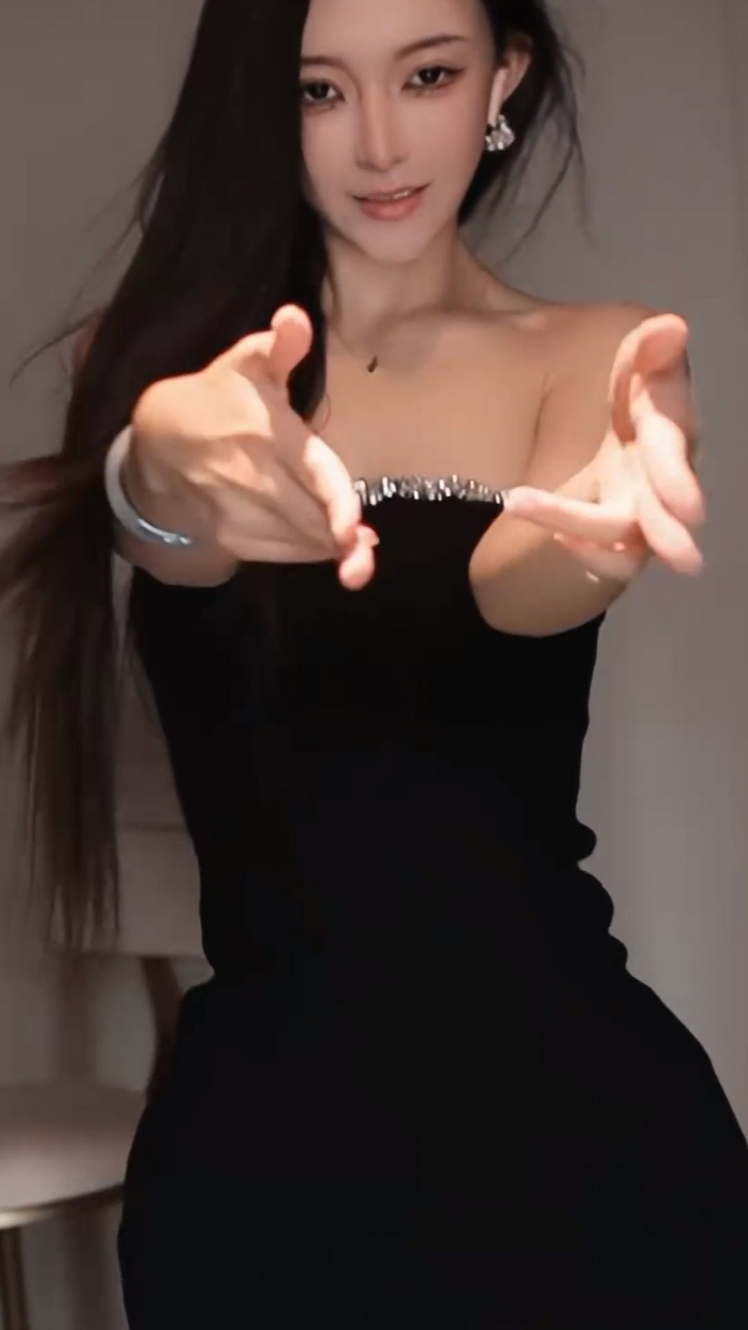 微信视频号 初湫630（盛鸽有鱼er） 美女精彩直播热舞视频合集下载