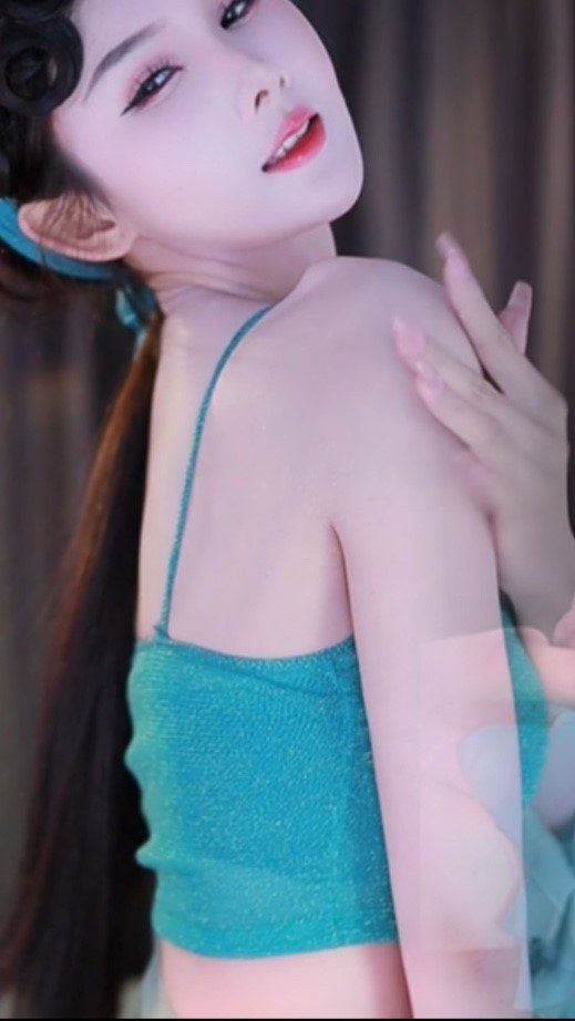 哔哩哔哩（Bilibili）小鹿想你y 美女精彩直播热舞视频合集下载