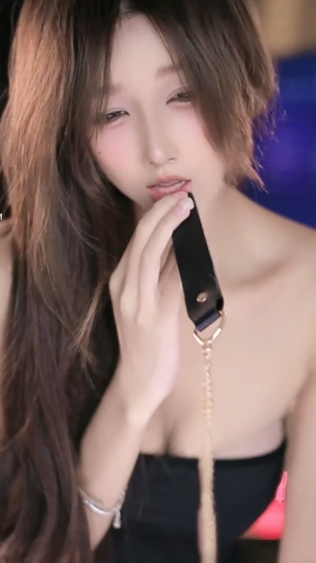 哔哩哔哩（Bilibili）小虞姬Owo 美女精彩直播热舞视频合集下载