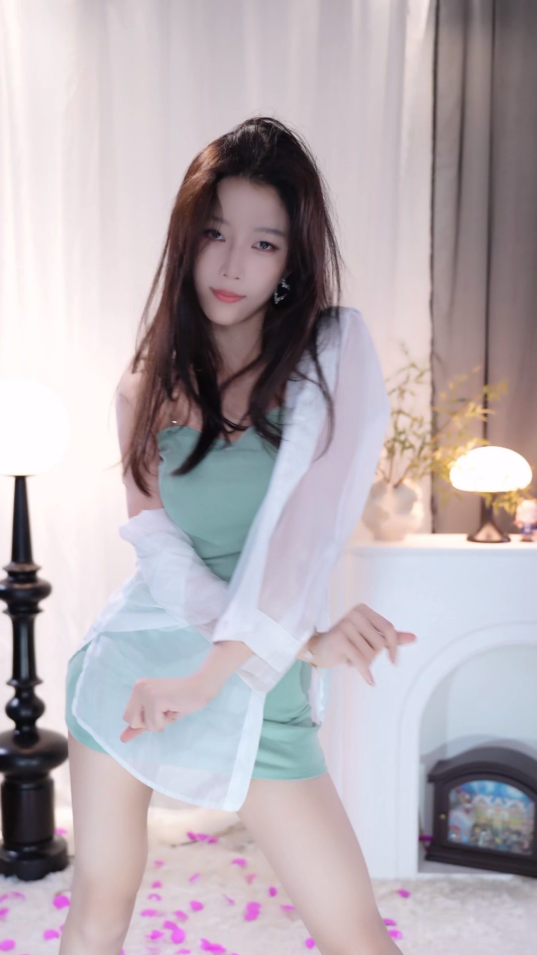 斗鱼 萌七啊丶（一只萌七哟o）精彩直播热舞视频合集下载