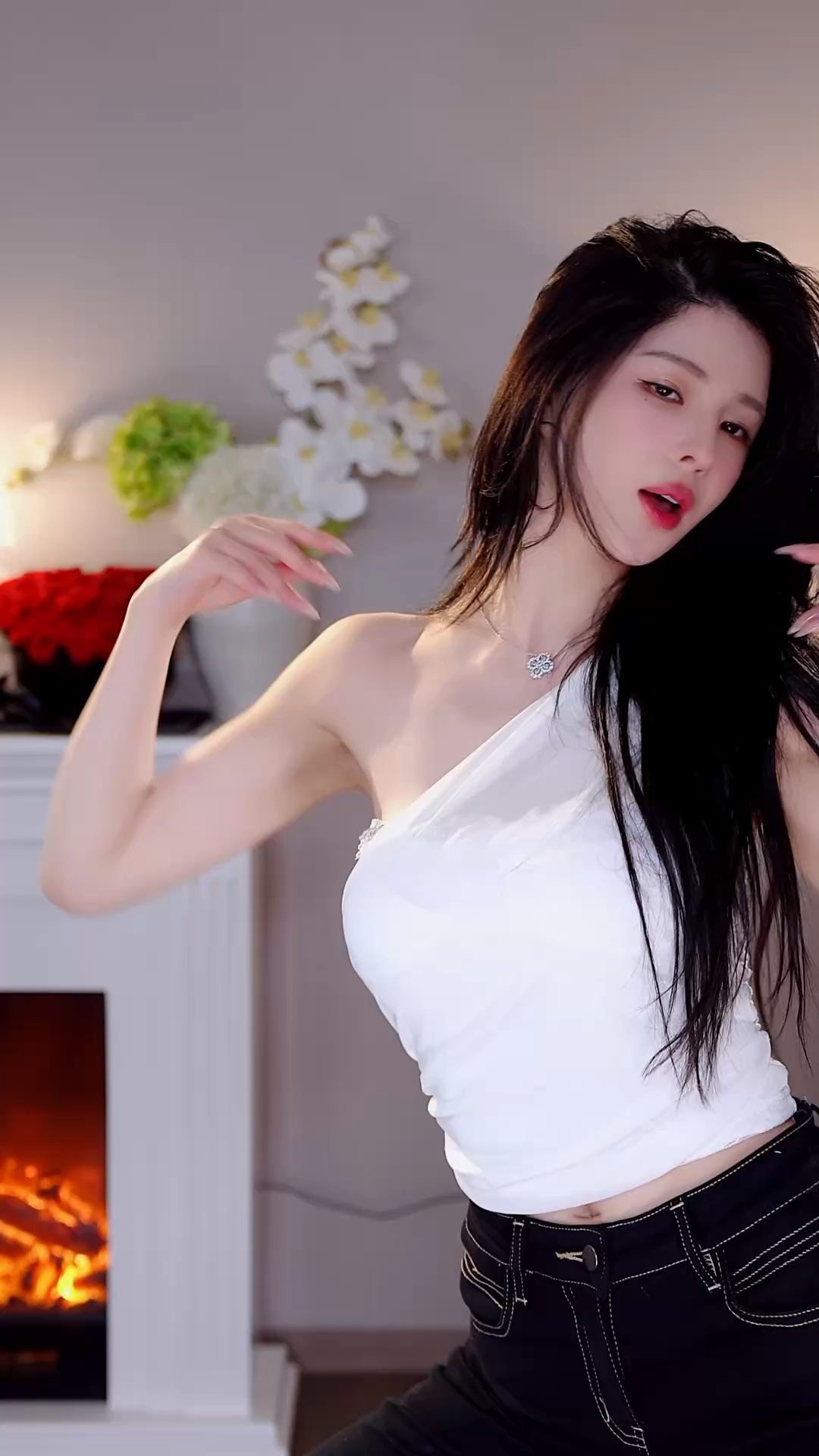 抖音 苏恩Olivia 美女精彩直播热舞视频合集下载