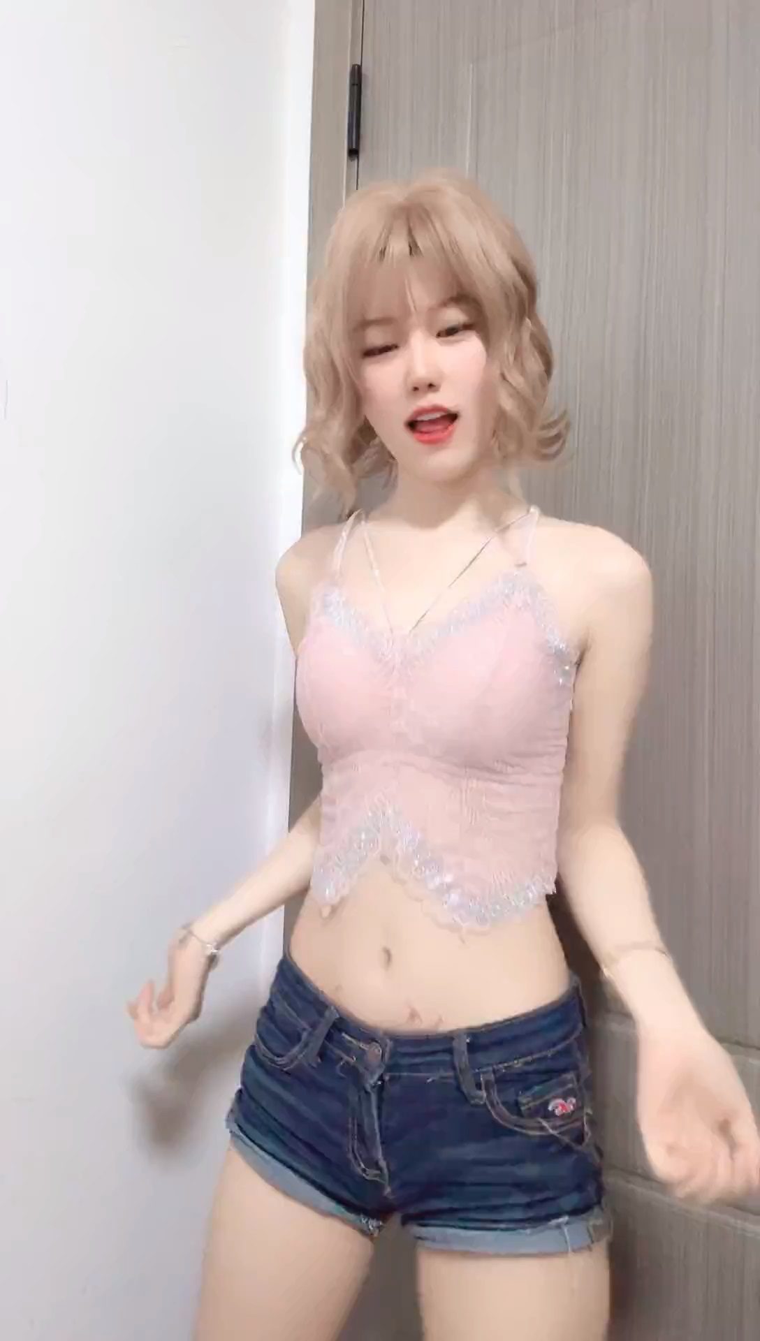 萱萱仙女 直播间网址 热舞视频下载