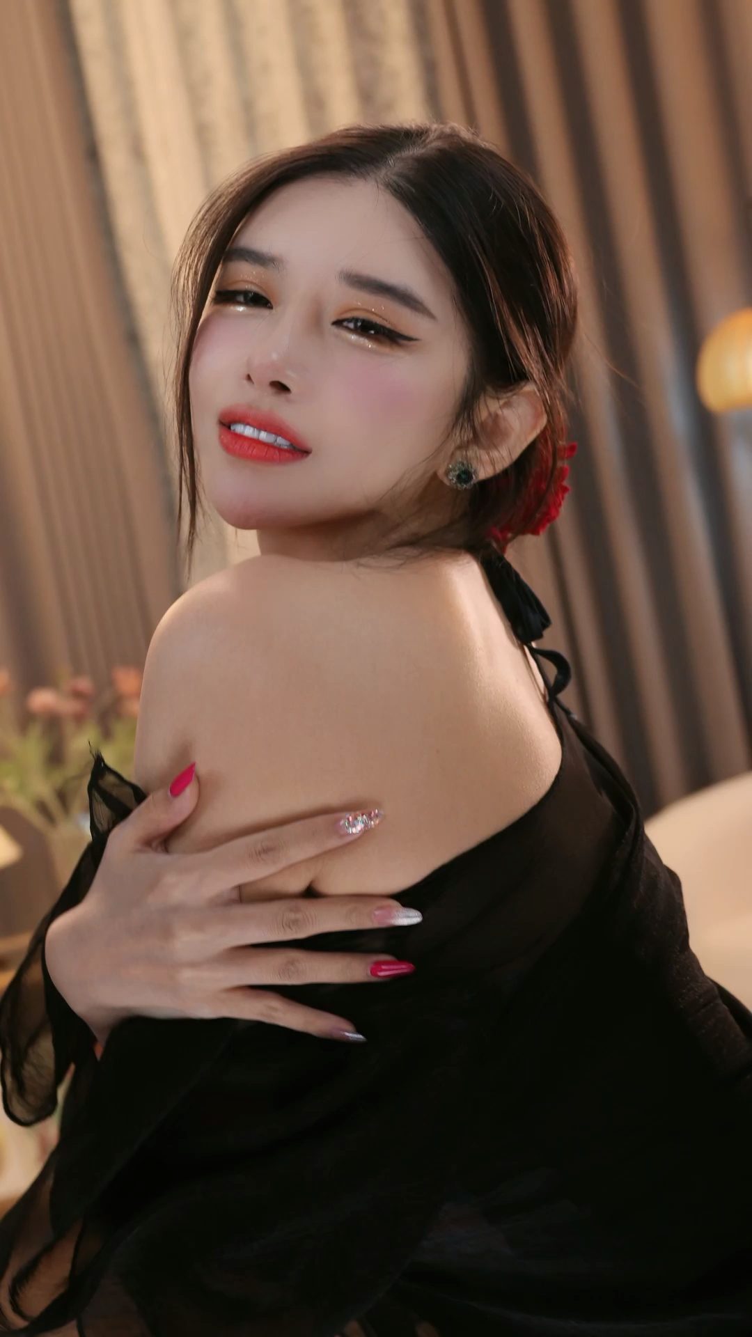 抖音 小恩雅(话社大乔-小恩雅)美女主播精彩直播热舞视频合集下载