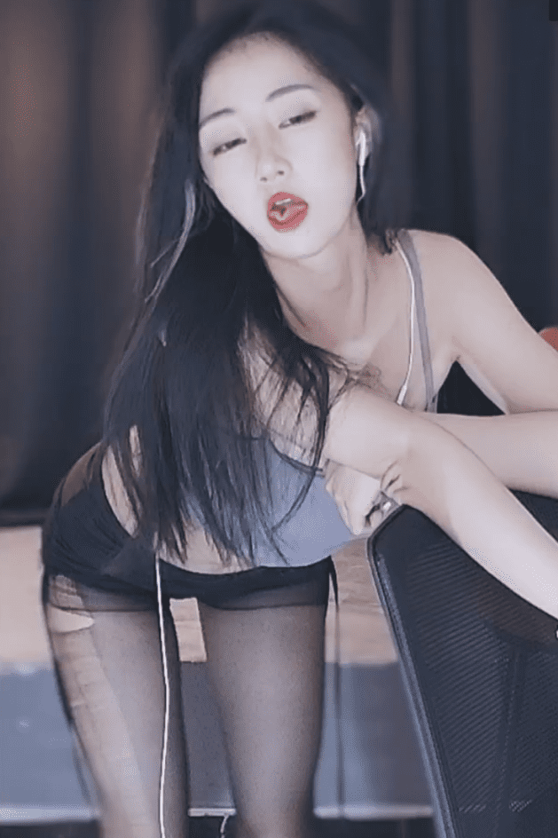 CC直播 星也 美女主播精彩直播热舞视频合集下载