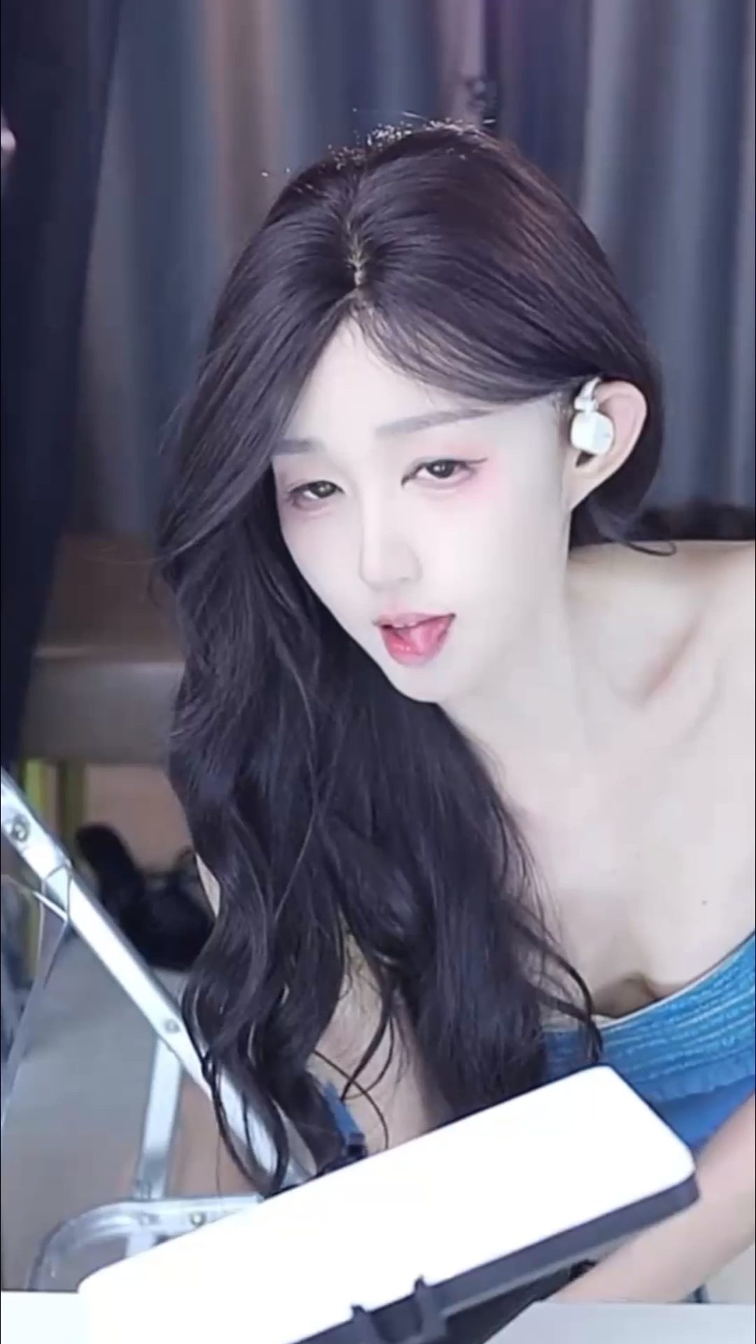 畅聊主播 唯EE 美女主播精彩直播热舞视频合集下载