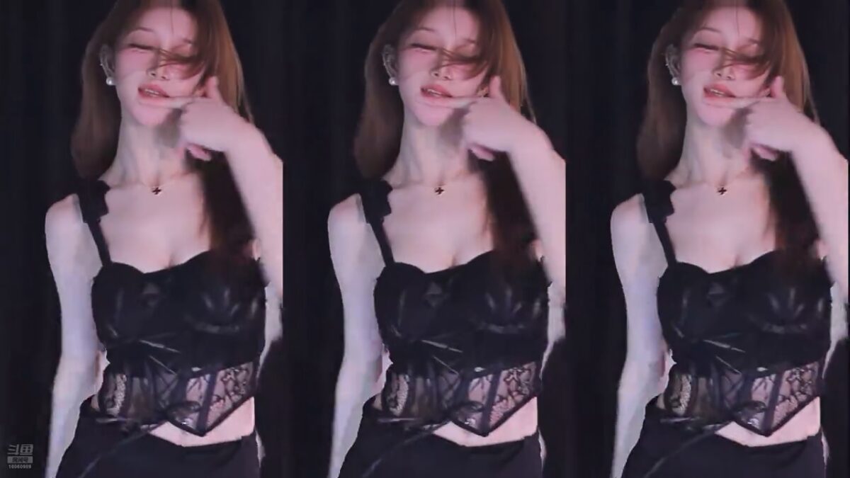 斗鱼 小冉冉y 美女主播精彩直播热舞视频合集下载