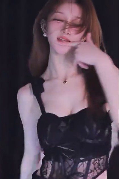 斗鱼 小冉冉y 美女主播精彩直播热舞视频合集下载